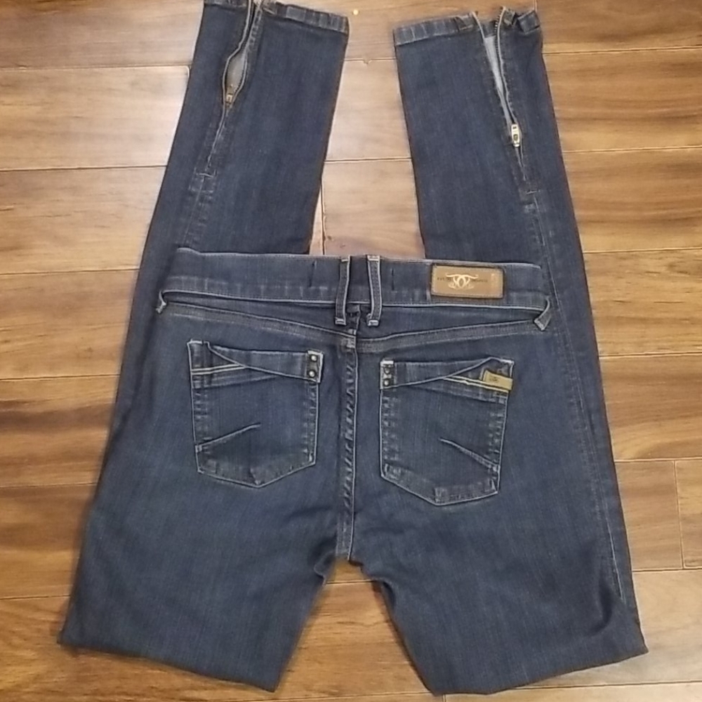 Jeans - Picture 2 of 3